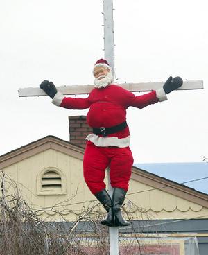 santa_cross2